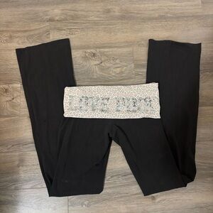 PINK Victoria's Secret Flare Yoga Pants/Leggings with Leopard Print Waistband